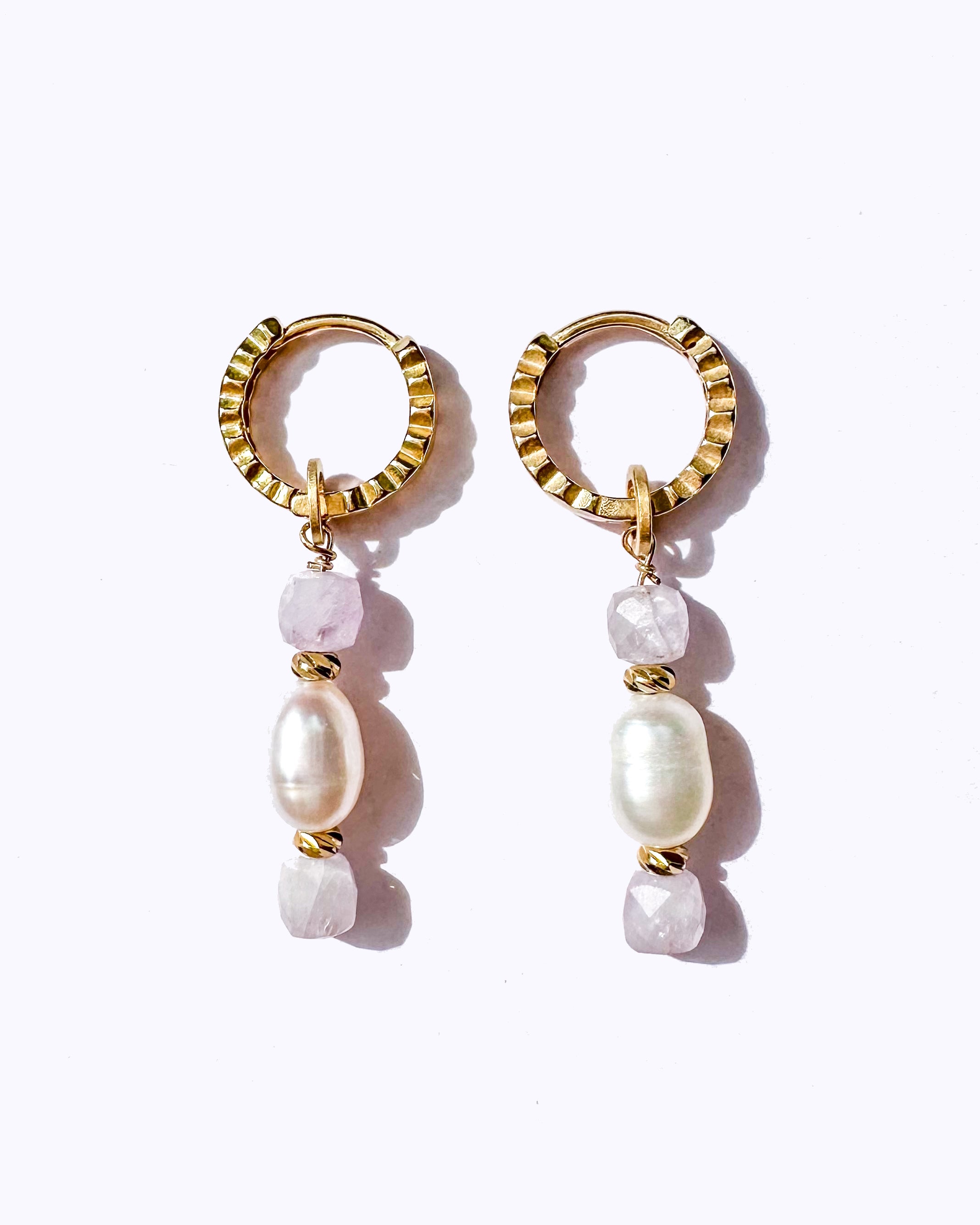Boucles ALORA - Perles d'eau douce & Kunzite