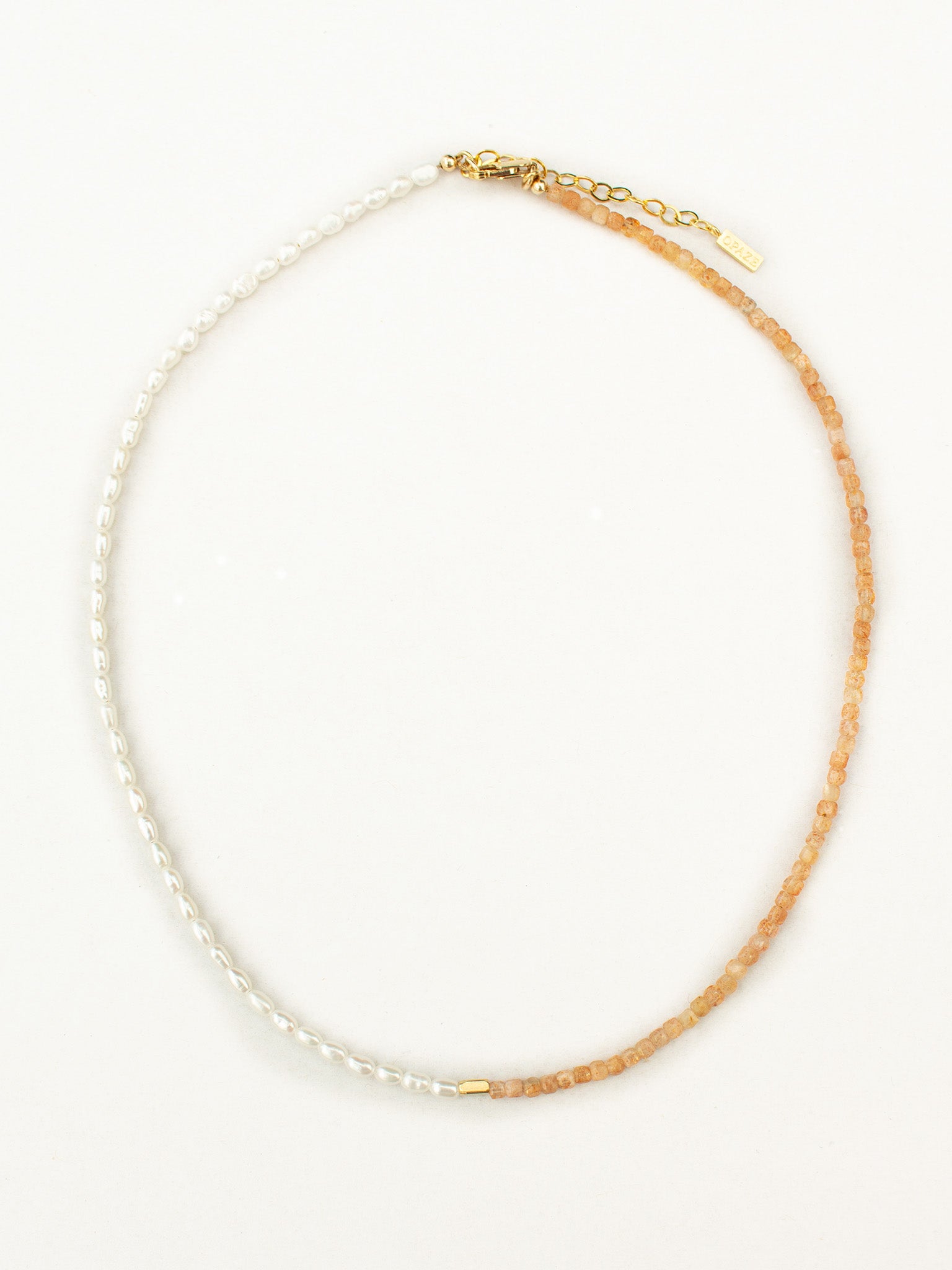 Collar LUCINA - Perlas de agua dulce y Piedra del Sol