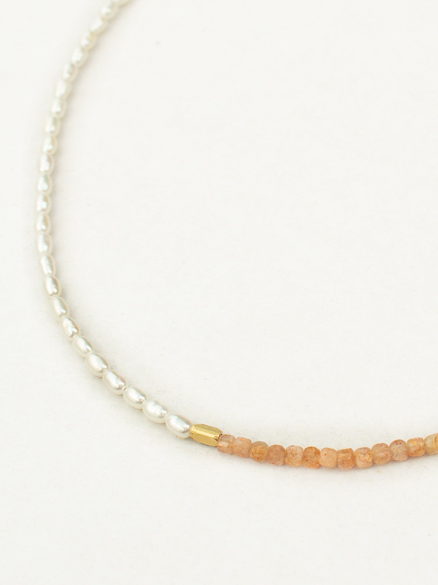Collier LUCINA - Perles d'eau douce & Pierre de Soleil